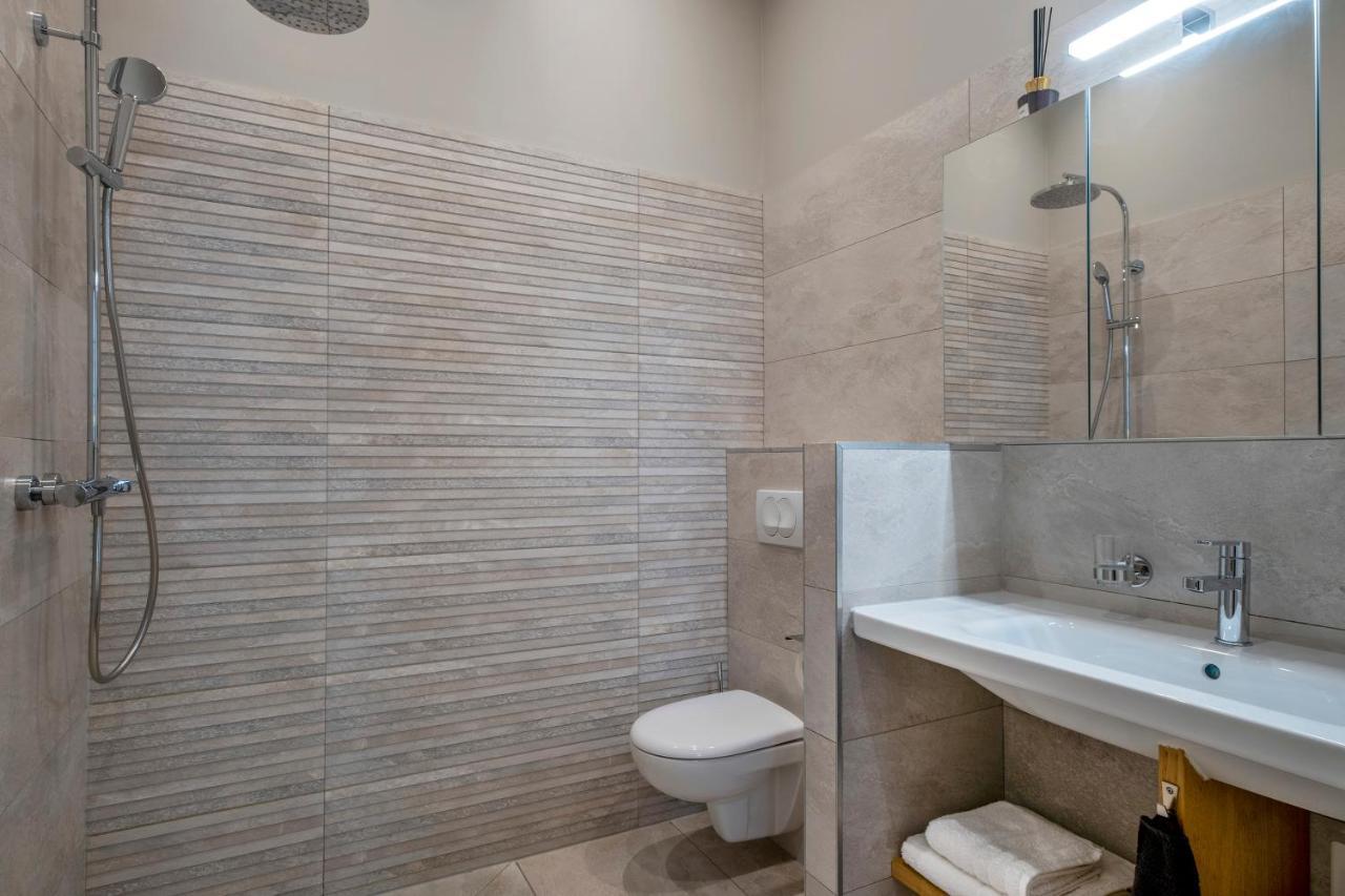 Escale Rochelaise B&B, Spa Bain Nordique Et Sauna Tonneau ลาโรแชล ภายนอก รูปภาพ